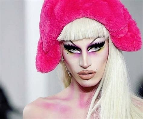 Aquaria (drag Queen) Biography .